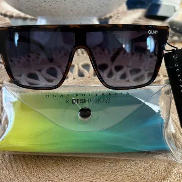 Quay Australia x Desi Perkins Tortoise Sunglasses - Picture 3 of 5